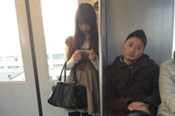 邪恶帮内涵图片：妹子很萌很软 但我被大叔吸引了！