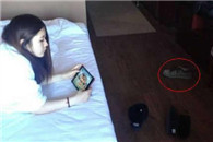 老婆说她一个人出差正在玩游戏，我怎么有种不详的预感。