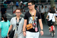 邪恶内涵图：一到夏天满街都是膝盖受伤的妹子。