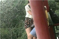 周一去爬山以为人少呢，没想到前面就有两个