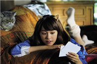 邪恶动态图：妹子吃冰激凌啊 来再帮你加点料 快吃吧