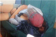 邪恶内涵图：妹子静静地躺着 我也在这边静静地躺着!