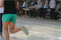 邪恶内涵图：姑娘一定是汗水出的太多了!