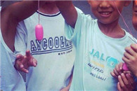 看我捡到个神器的东西 可以按摩还可以震地下 真好玩