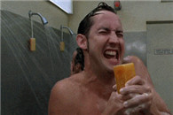 邪恶动态图：各种掉肥皂捡肥皂动态图!