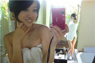 邪恶图片：若我好心帮她扯下来 她会感激我还是揍扁我!