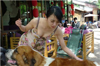 画功更好的另一张 从表情和手指上看 朕好像要窒息了