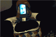 动态图：网友自制的充气娃娃 丧心病狂啊 还看脸还能听叫床哦