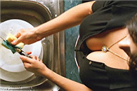 gif动态图：刀用完要及时清洗干净 不然容易生锈