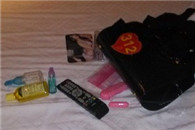 内涵图：这是什么迎宾意识 我看不懂