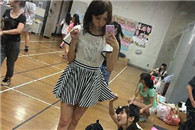 邪恶图片大全:妹子好像很享受的样子