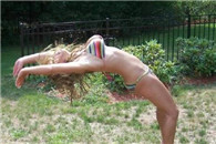 奶都飞起来了，这摔下去一定很疼