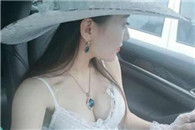 穿着制服 左手胡萝卜 右手黄瓜 苦练哇