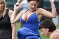 波多野结衣内涵图：枕头这么柔软让我多睡一会儿!