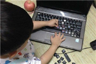 搞笑内涵图：你等着吧看你爹回来不揍死你。