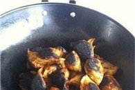 奇异果炒鸡蛋 据说是很洋气的吃法呢。