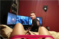 看美女大长腿一天之内看到几次这张图第三次看到才反应过来。