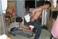 肯打基全家桶够你四人大吃一顿了。