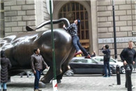 qq天空网噜管动态图：骚年你如此嫌弃是为哪般你是吃不到葡萄吧!