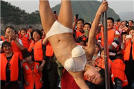 搞笑图片：别吸中华了来我请你吸我的大jb吧?