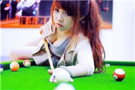 美女桌球：这么强大的对手打桌球深感压力山大!