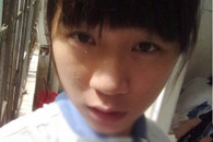 自拍的这位很重要 你让后面在拉屎的童鞋情何以堪!