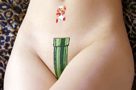 那些不脱光就不会打游戏的妹子。