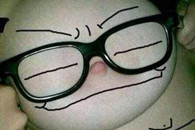 朋友趁老婆熟睡之际 乱涂画牙 喜欢转走。