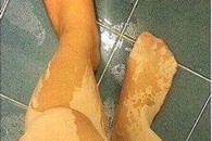 女生爆尿裤照求交往：尿得好舒服 求男神勾搭!