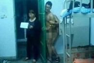 查寝的大妈 你可千万别进来啊 你老赶紧走啊