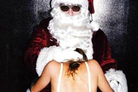 圣诞老人 你在做什么 难道有人给你准备礼物了?