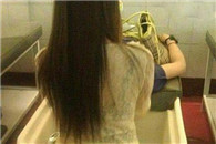 找这样的妹子洗头 感觉一定很爽吧 价钱也不菲吧