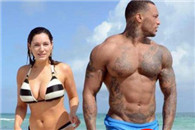 在这种波涛汹涌的海边晚上 谁能保证不鸡动!