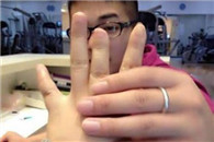 邪恶内涵图：还处于青春期的妹子引以为鉴啊 压力太大负担太重会影响发育!