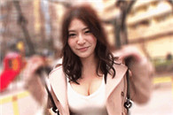 撸点高的动态图：荡秋千凸显两座山峰!