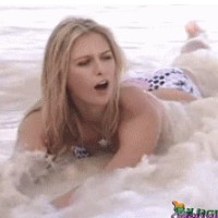 妹子甩奶动态图：会所内特色服务很惊人