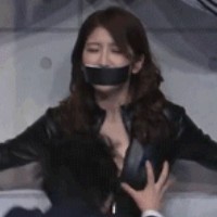 美女邪恶gif动态图：摸奶奶图