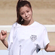 美女的热舞诱惑，咪咪还挺大的！