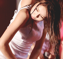 h动态图:内衣无打底露了毛图片