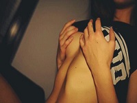 老婆在做饭玩她闺蜜图片h动态图 视频在线观看gif