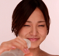 变态学教授无铭gif：捡肥皂 毛逗人的动态图片,明星也有犯糗的时候