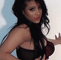 色你妹gif动态图片：从后面进入图片 跪下用嘴服侍男主人