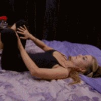 邪恶动态图：美女入厕不看会后悔