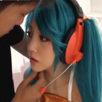 动漫女孩被绑图片:动漫美女被揉胸