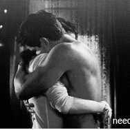 妹子被叉gif动态图：激情做爱GIF图