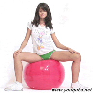 邪恶动态图：妹纸你又在偷偷练习？