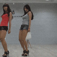 00后早恋吧恶心图片：不甘心就这么被吓飞