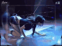 男朋友边走边抱着我做爱动态图 护士被后入式抽插动态图