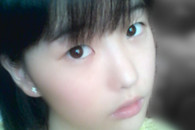 最近爱上素颜 献上我的黑白照。