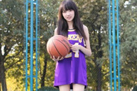 养眼福利：来个清纯的篮球女孩！